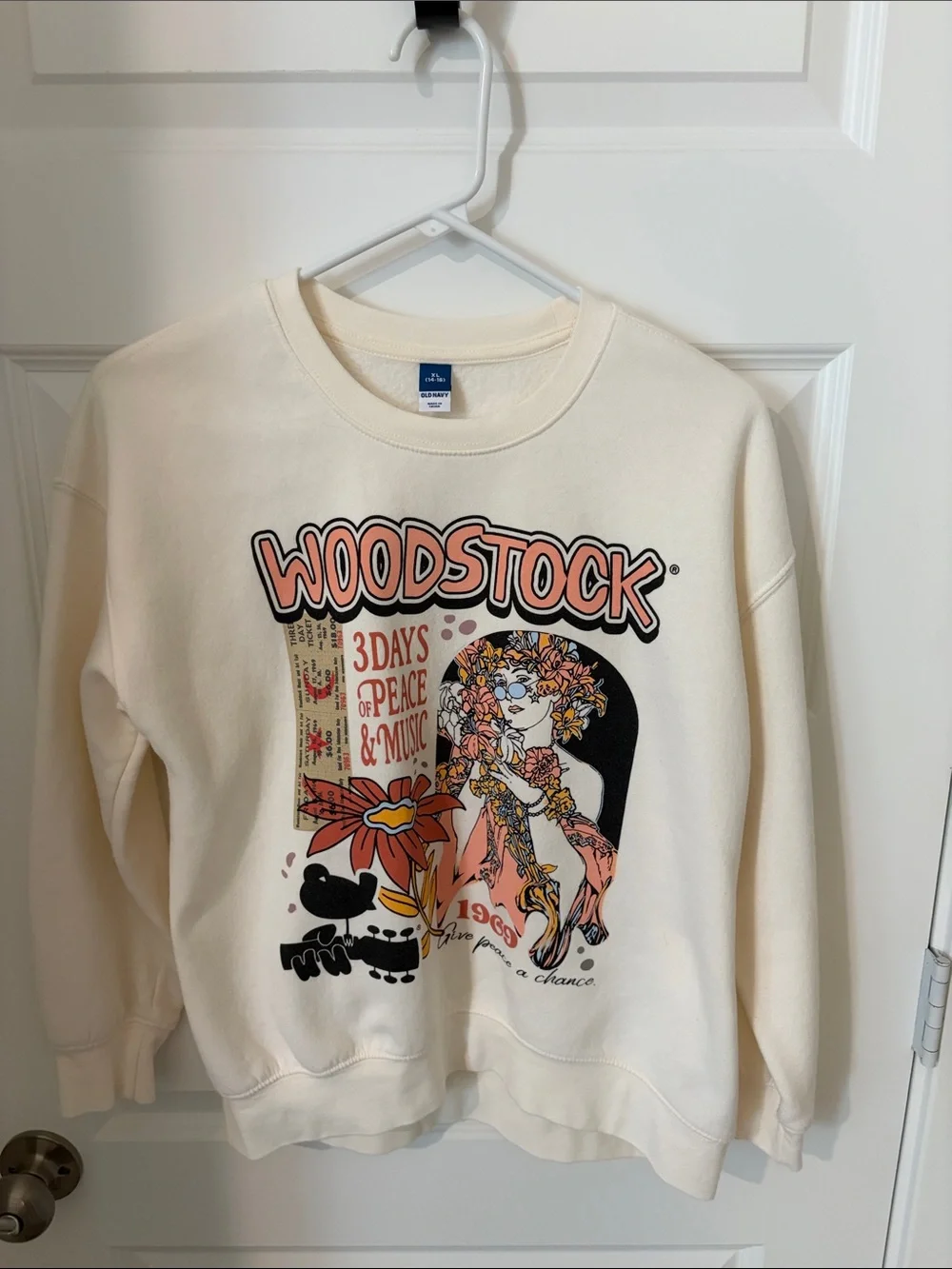 Old Navy Cream Woodstock Graphic Crewneck Sweatshirt